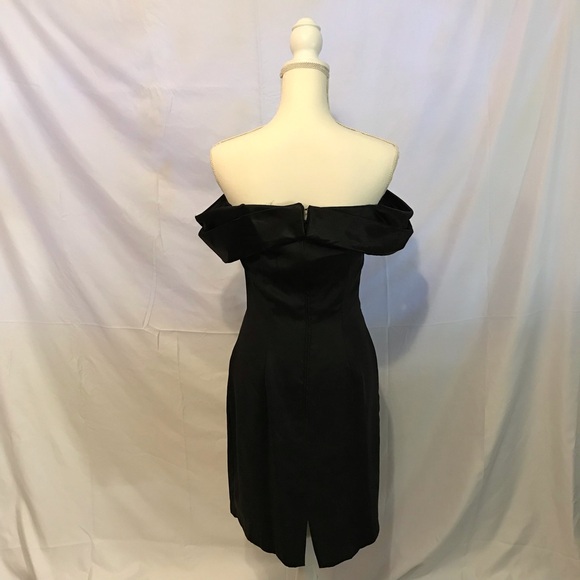 VINTAGE 1980s-1990s Black Off the Shoulder Cocktail Dress with Bow Size 7-8 - Picture 3 of 11